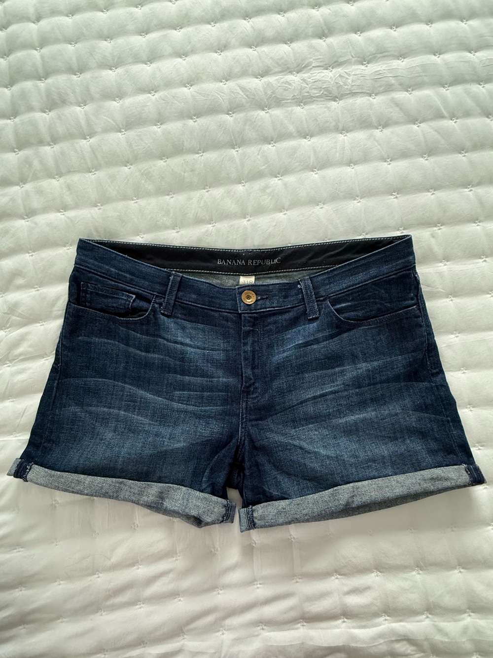 Banana Republic Denim Cuffed Jean Shorts Size 31 Dark Wash Stretch, Like New